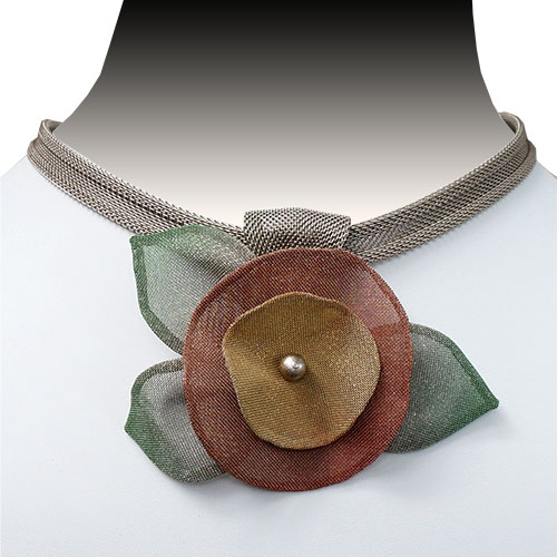 Cavender Necklace Pansy Flower JN1870